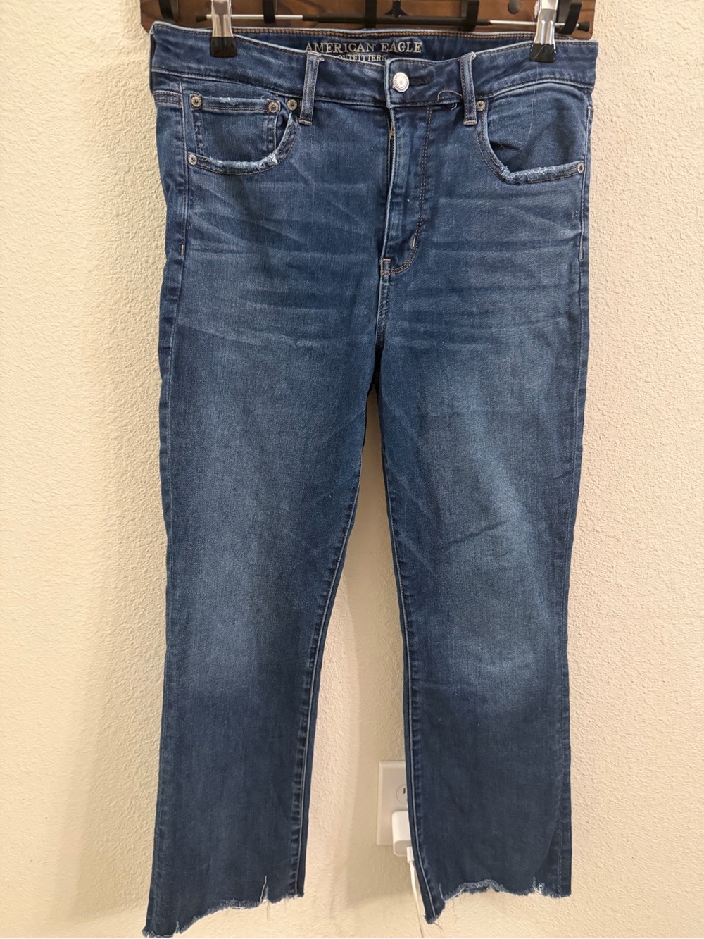 American Eagle Outfitters High-Rise Cropped Straight Jeans in Medium Blue